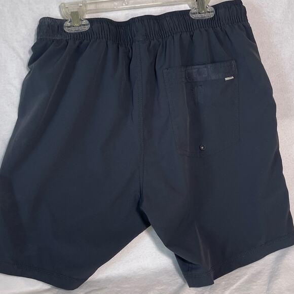 Vuori Men's Swim Hybrids in Dark Blue - Picture 5 of 6
